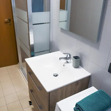 Apartament Velahouse By Design *